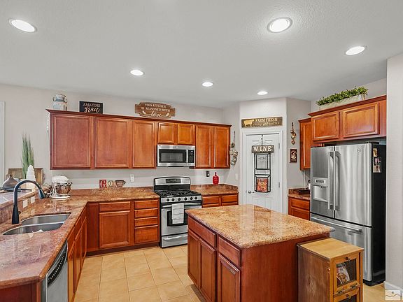 5th image of 6747 Jaquenetta Dr