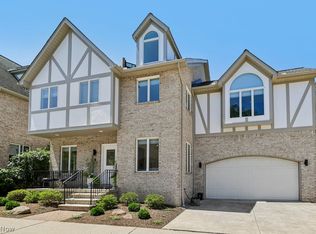 22480 Lake Rd APT 8, Rocky River, OH 44116