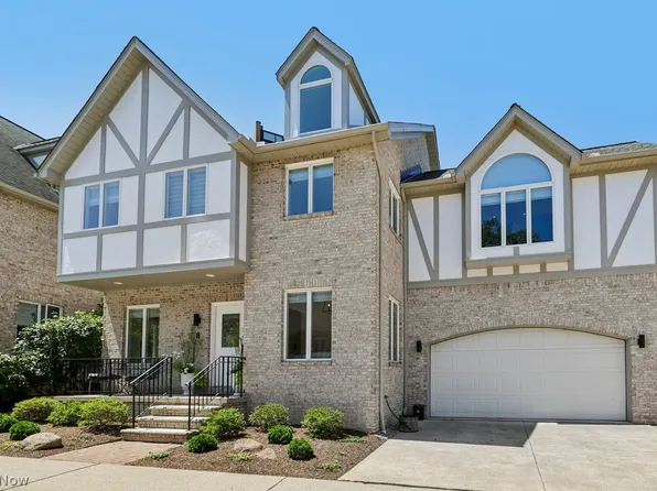 22480 Lake Rd APT 8, Rocky River, OH 44116
