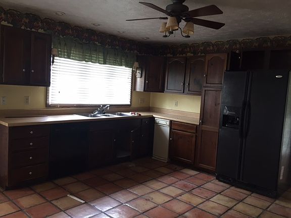 2nd image of 806 E 14th St