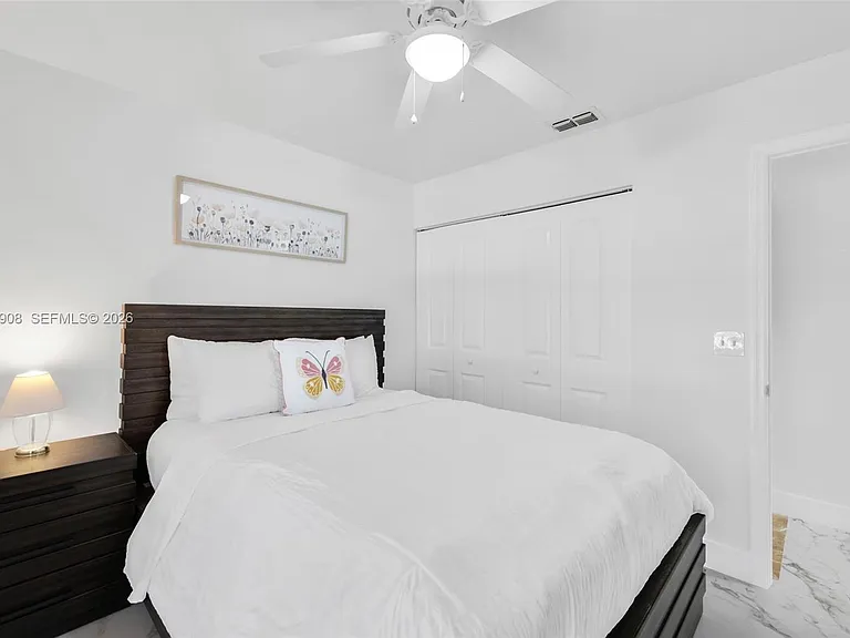 1318 Bayport Ave — Photo 12