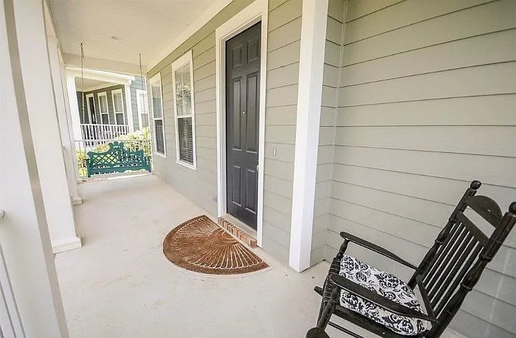 3030 Cummings Ave — Photo 2
