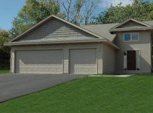 2867 Hawk Ridge Rd NW, Prior Lake, MN 55372