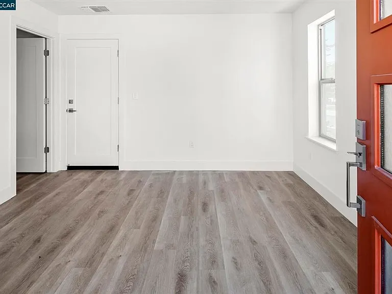 2802 Chattleton Ln — Photo 21