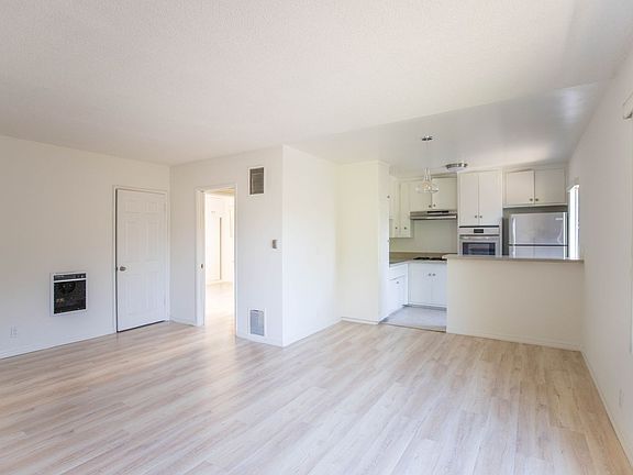 2nd image of 1138 Euclid St APT 5