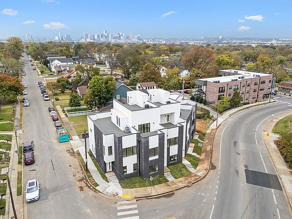 4th image of 410 Douglas Ave