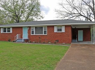 213 Normandy Dr, Florence, AL 35630