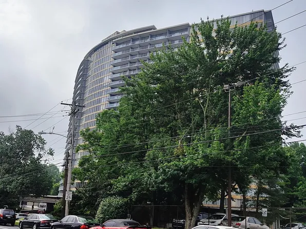 3900 Ford Rd APT 10H, Philadelphia, PA 19131