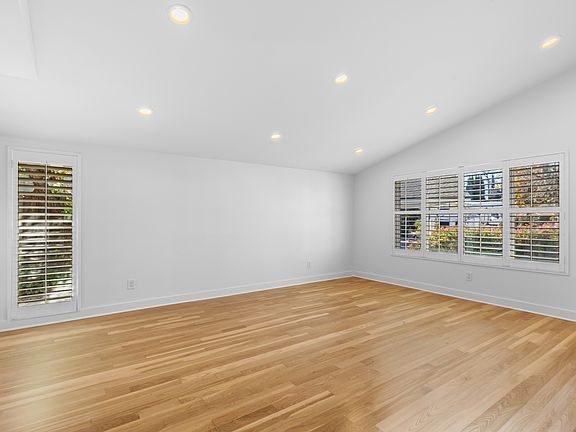 4th image of 6066 Sausalito Ave