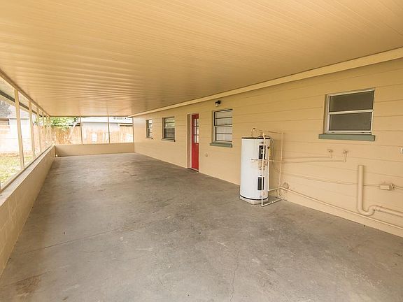 3rd image of 2604 Sunshine Dr N