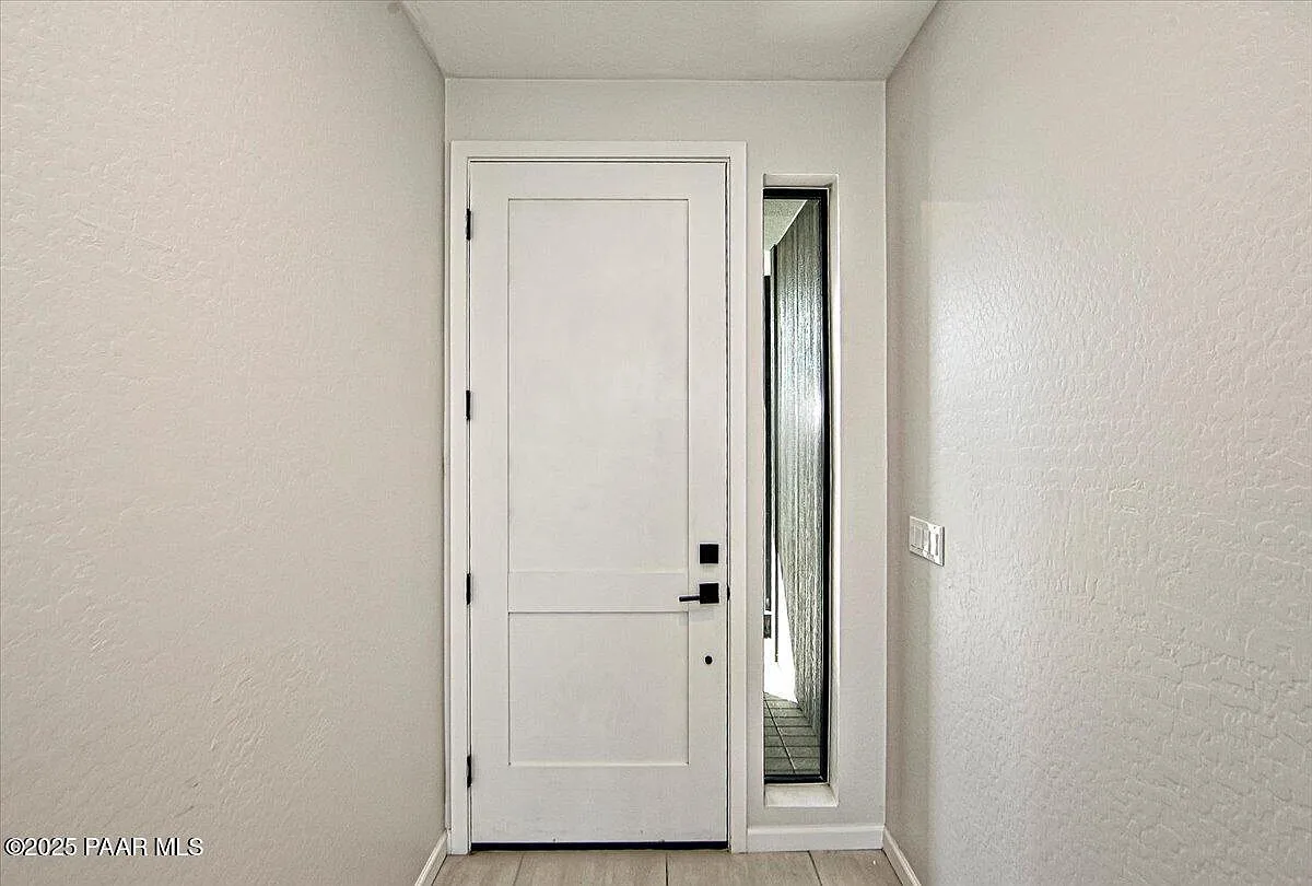 3 bed, 2.0 bath, 1500 sqft, $2,695 — Photo 4