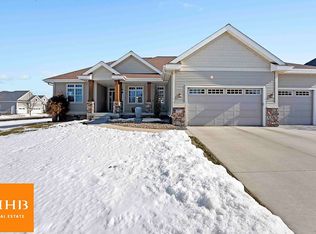 1702 Dunwoody Ln, Waunakee, WI 53597