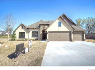 9409 N 104th Ave E, Owasso, OK 74055