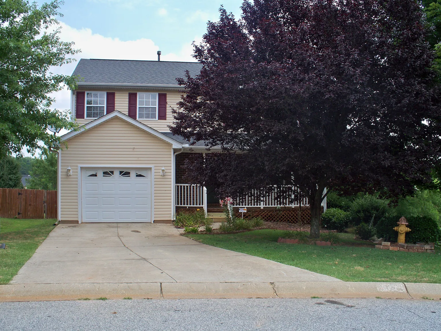 3 bed, 2.5 bath, 1600 sqft, $1,795 — Photo 1