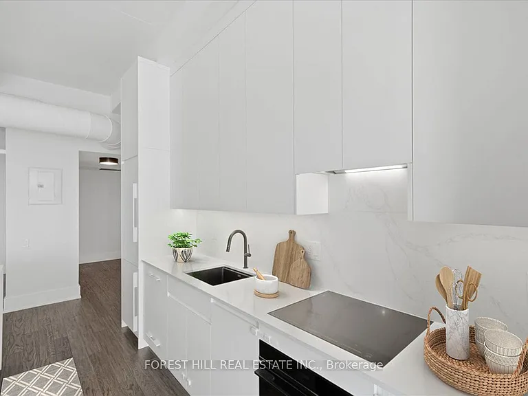 233 Carlaw Ave #804 — Photo 32