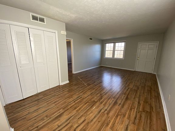 3rd image of 1609 Donington Ct APT C