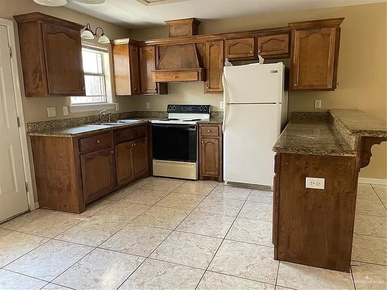 2216 N Erica St #2 — Photo 4