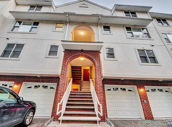 3rd image of 8 Legend Hills Dr #8