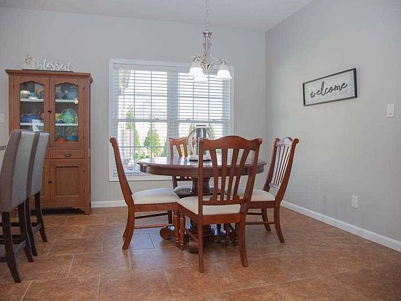 4th image of 8318 Leland Dr