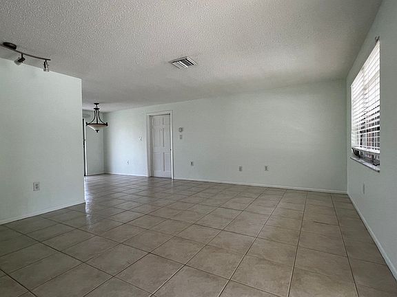 4th image of 18394 Limberlos Ave