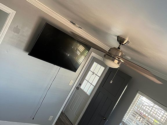 2nd image of 2656 Roseview Ave