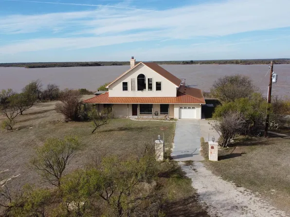 1826 S Lake Rd, Holliday, TX 76366