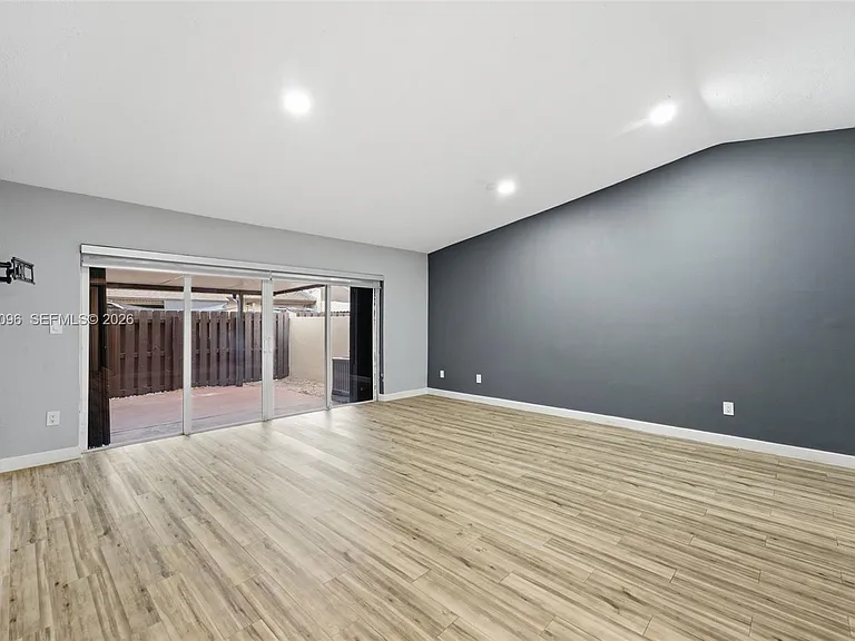 11601 SW 123rd Ave — Photo 6