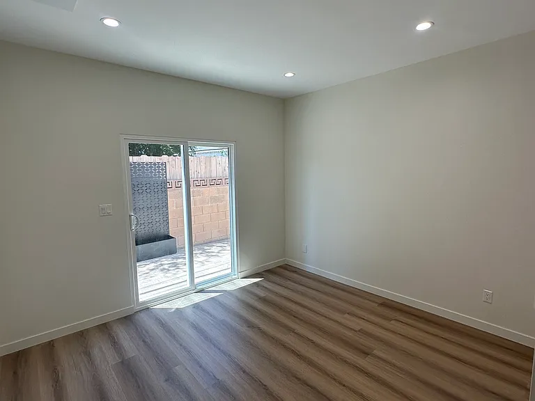 1445 N Maple St #101 — Photo 10