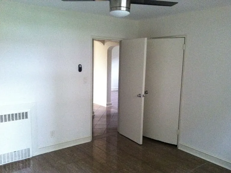 905 Delaware Apartments — Photo 29