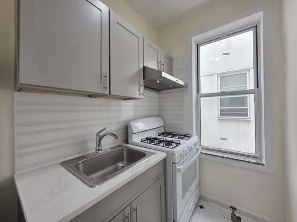 2027 74th St #2F, Brooklyn, NY 11204