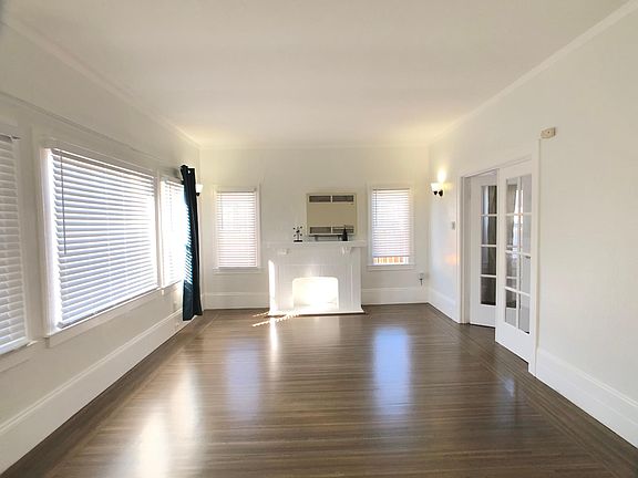 2nd image of 2842 Seminary Ave #2842