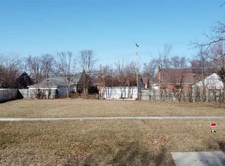 21821 E 8 Mile Rd, Saint Clair Shores, MI 48080