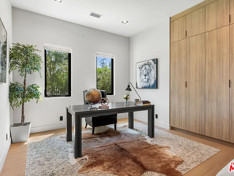 13463 Chandler Blvd — Photo 17