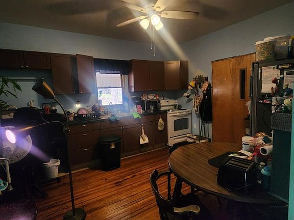 2nd image of 400 Lowell Ave