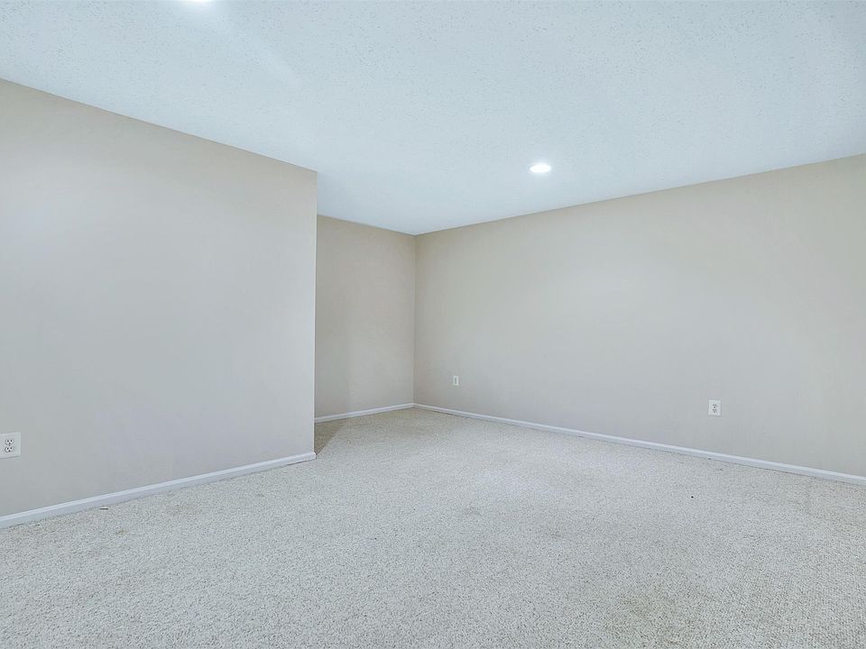 2nd image of 19 Hancock Dr #3304