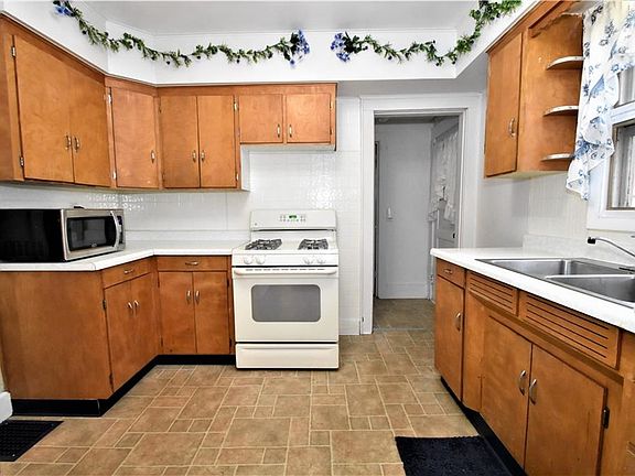4th image of 114 31st St SW