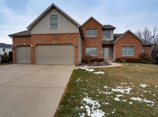 10 Chloe Ct, Bloomington, IL