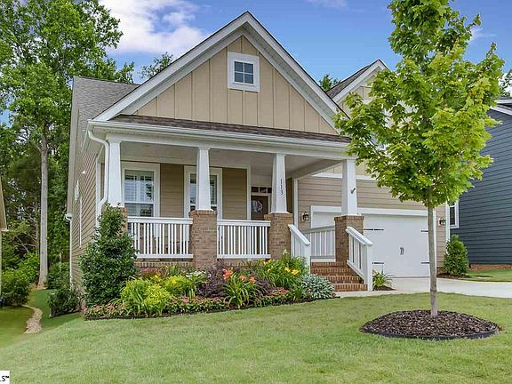 3rd image of 113 Castlemaine Dr