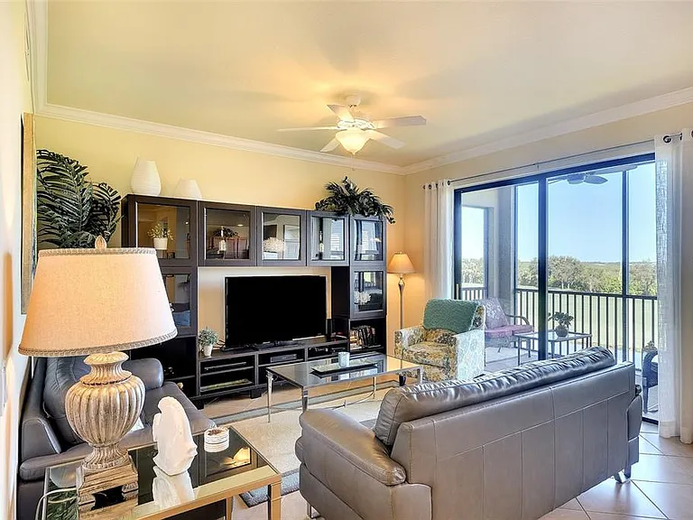 7121 River Hammock Dr #303 — Photo 2
