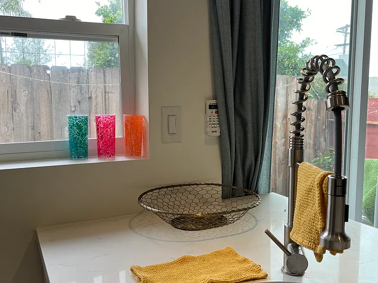 Acacia Ave — Photo 5
