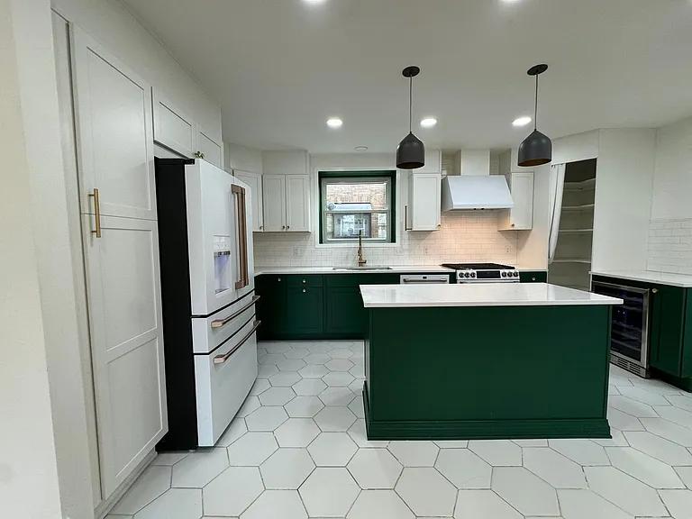 2201 W Gordon St — Photo 16