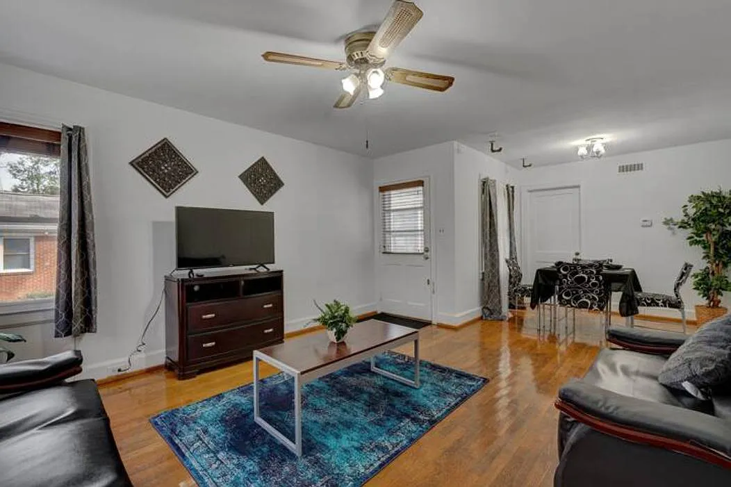 1 bed, 800 sqft, $2,250 — Photo 2