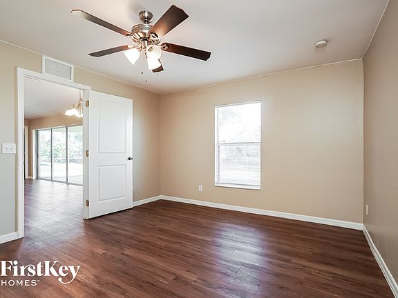 4th image of 3708 NE 14th Ave