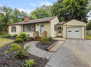 235 Bayway Dr, Webster, NY 14580