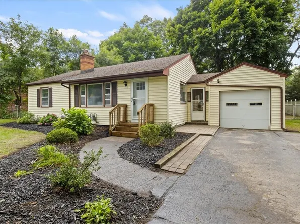 235 Bayway Dr, Webster, NY 14580