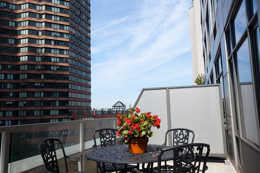 1st image of 635 W 42nd St APT 3K