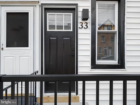 2nd image of 33 Poplar St