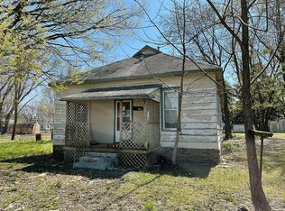 413 E 1st St, Cherryvale, KS 67335