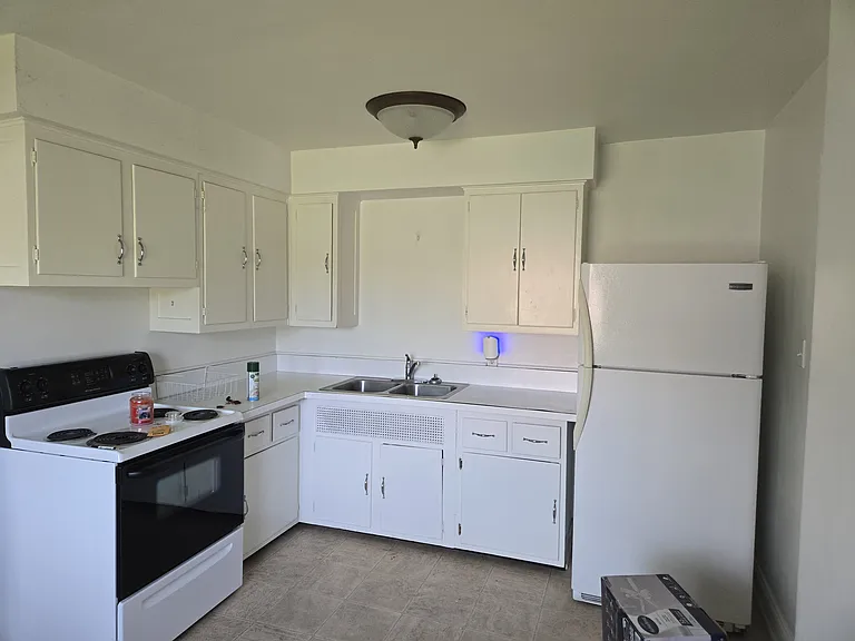 1472 Glenbeck Ave #1 — Photo 6