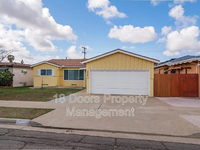 4 bed, 2.0 bath, 1286 sqft, $3,995 — Photo 3
